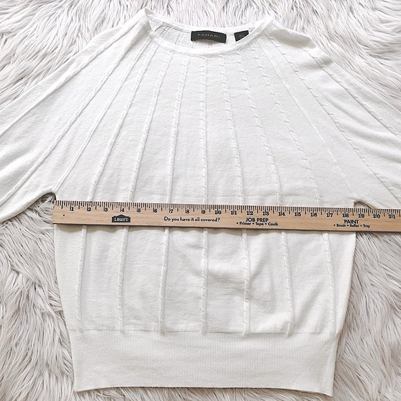 TAHARI Off-white Sweater w/ Ascend Stitching - Picture 12 of 12